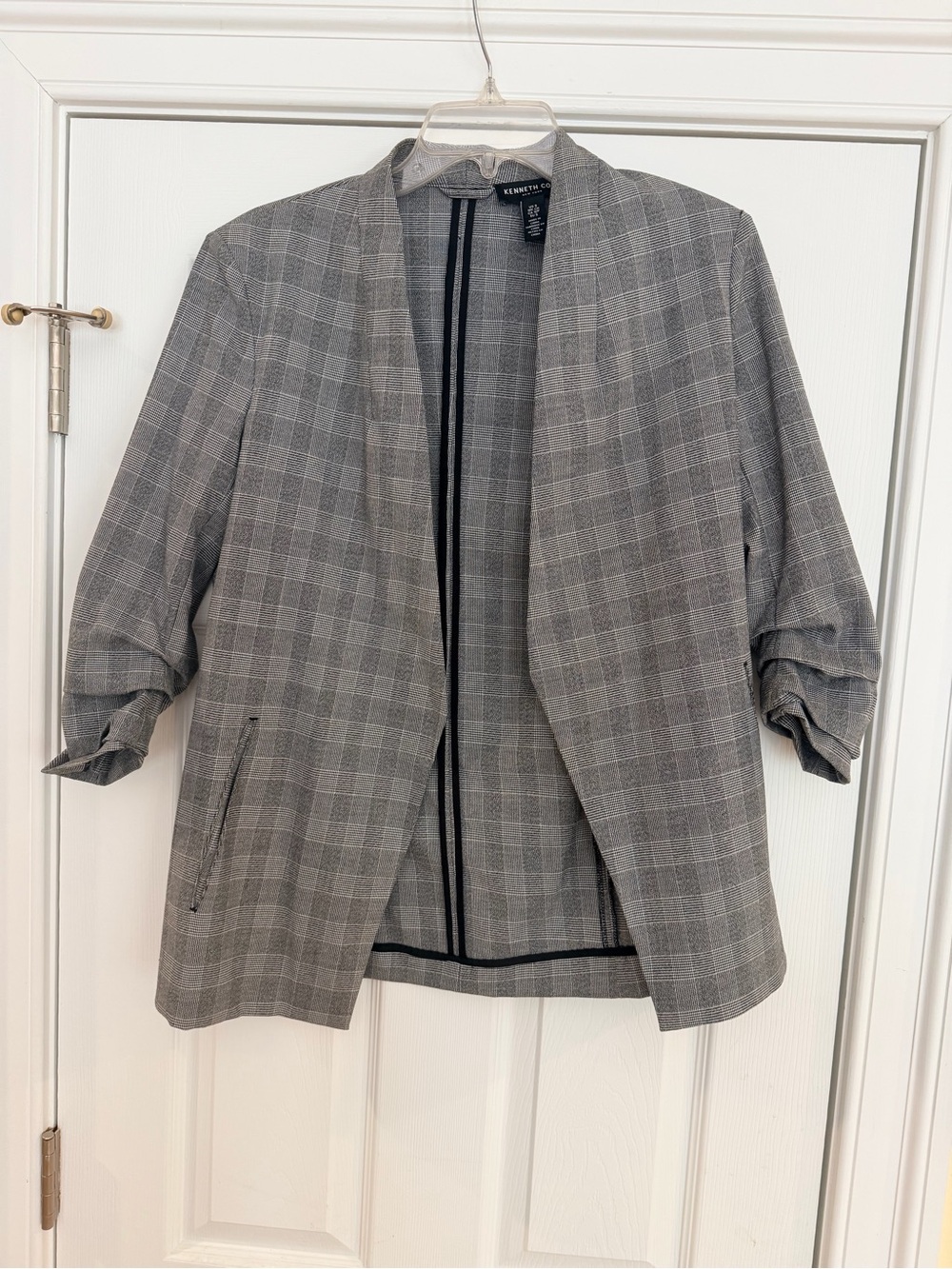 Ladies Size Small "Kenneth Cole" Gray Plaid Collarless Lightweight Jacket GUC
